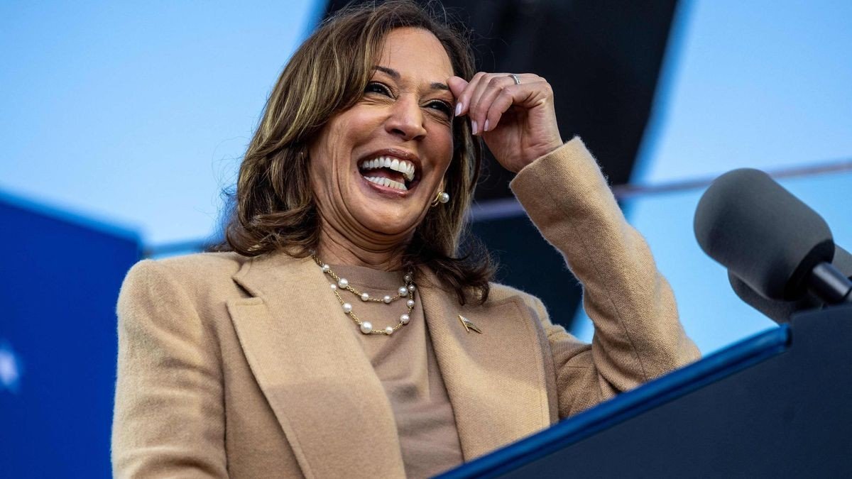 Kamala Harris Alter: Wie alt ist die US-Vizepräsidentin wirklich?